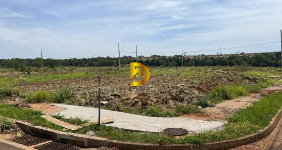 Lote/Terreno à venda, 198m² no Loteamento Reynaldo Mendes, Uberaba