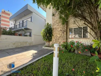 Casa com 3 Quartos à venda, 208m² no Azenha, Porto Alegre
