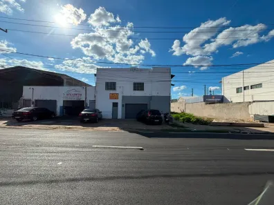Prédio Comercial com 10 Quartos para alugar, 300m² no Vale Quem Tem, Teresina