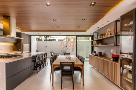 Casa de Condomínio com 3 Quartos à venda, 243m² no Campo Comprido, Curitiba