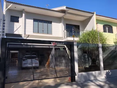 Sobrado com 4 Quartos à venda, 220m² no Jardim Alvorada, Maringá