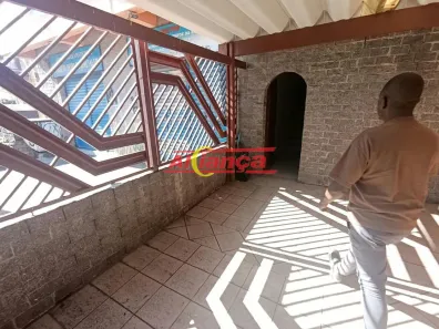 Casa com 3 Quartos para alugar, 253m² no Jardim Santa Cecília, Guarulhos