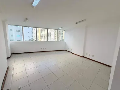 Sala Comercial para alugar, 50m² no Praia do Suá, Vitória
