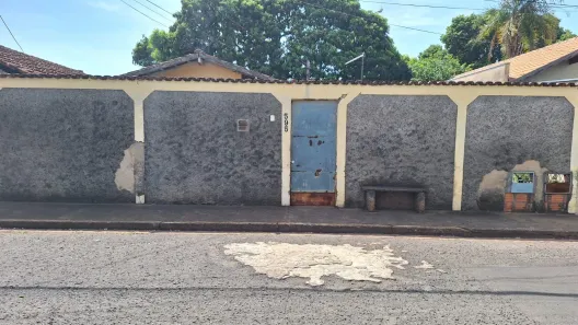 Casa com 6 Quartos à venda, 157m² no Santa Marta, Uberaba