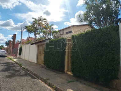 Casa com 3 Quartos à venda, 213m² no Jardim Brasil (Vila Xavier), Araraquara