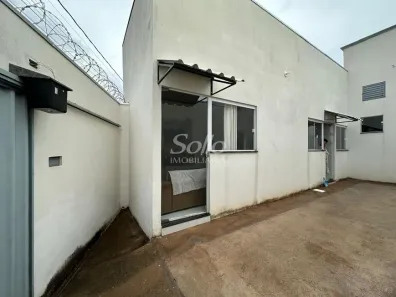 Casa com 2 Quartos à venda, 66m² no Jardim Europa, Uberlândia