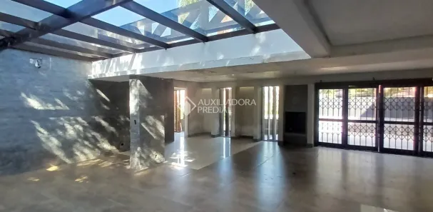 Casa com 3 Quartos à venda, 207m² no Chácara das Pedras, Porto Alegre