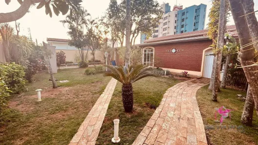 Casa com 3 Quartos à venda, 383m² no Centro, Pirassununga