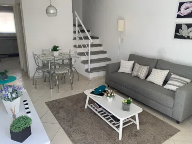 Casa de Condomínio com 2 Quartos à venda, 64m² no Jardim Jacinto, Jacareí