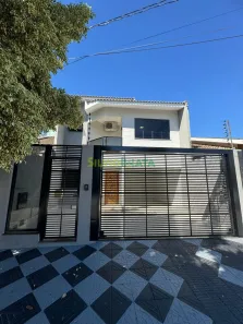 Sobrado com 3 Quartos à venda, 272m² no Jardim Santa Helena, Maringá