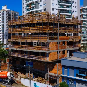 Apartamento com 2 Quartos à venda, 76m² no Barreiros, São José
