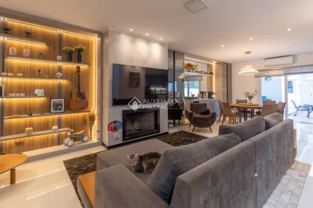 Casa de Condomínio com 4 Quartos à venda, 221m² no Hípica, Porto Alegre