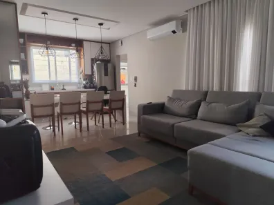 Casa de Condomínio com 3 Quartos à venda, 134m² no Laranjeiras, Uberlândia