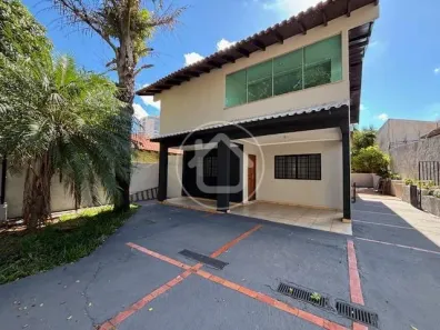 Sobrado com 4 Quartos à venda, 250m² no Monte Castelo, Campo Grande