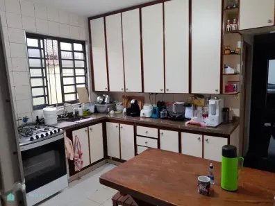 Sobrado com 4 Quartos à venda, 200m² no Vila Serralheiro, São Paulo