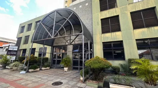 Apartamento com 2 Quartos para alugar, 60m² no Centro, Londrina