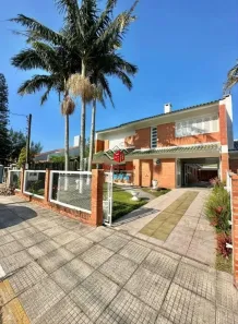 Casa com 6 Quartos para alugar, 240m² no XANGRI-LÁ, Xangri-Lá