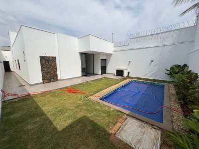 Casa com 3 Quartos à venda, 229m² no Cidade Jardim, Uberlândia