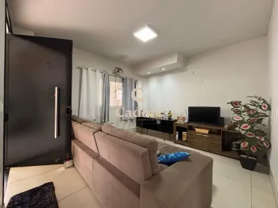 Sobrado com 3 Quartos à venda, 180m² no Nova Uberlândia, Uberlândia
