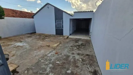 Casa com 3 Quartos à venda, 88m² no Segismundo Pereira, Uberlândia