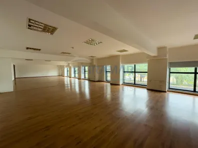Sala Comercial para alugar, 293m² no Asa Norte, Brasília