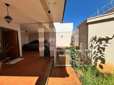 Casa com 4 Quartos à venda, 194m² no Jardim Terra Branca, Bauru
