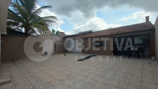 Casa com 3 Quartos à venda, 144m² no Santa Mônica, Uberlândia