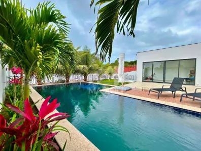 Casa de Condomínio com 5 Quartos para alugar, 550m² no Interlagos, Vila Velha