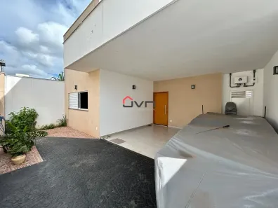 Casa com 3 Quartos para alugar, 180m² no Granada, Uberlândia