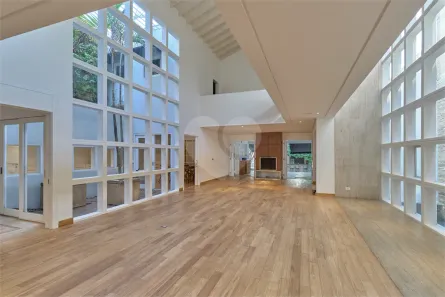 Sobrado com 4 Quartos para venda ou aluguel, 819m² no Vila Nova Conceição, São Paulo