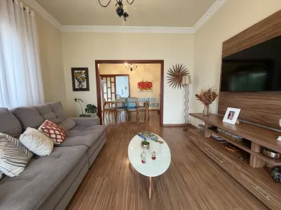 Casa com 3 Quartos à venda, 147m² no Santa Catarina, Juiz de Fora