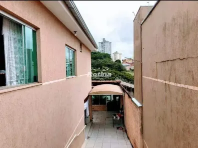 Casa com 4 Quartos à venda, 340m² no Saraiva, Uberlândia