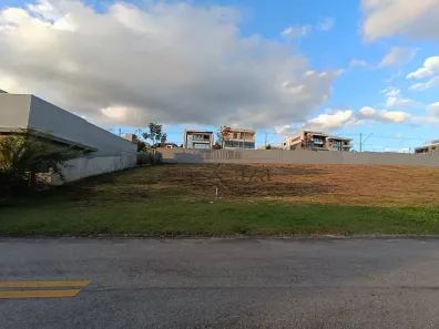 à venda, 600m² no Condomínio Residencial Colinas do Paratehy, São José dos Campos