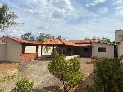 Casa com 5 Quartos à venda, 360m² no Setor Santa Rita, Goiânia