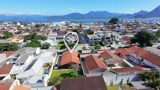 Casa com 3 Quartos à venda, 138m² no Centro, Guaratuba