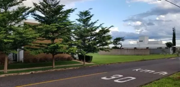 Lote/Terreno à venda, 360m² no Jardim Botânico, Uberlândia