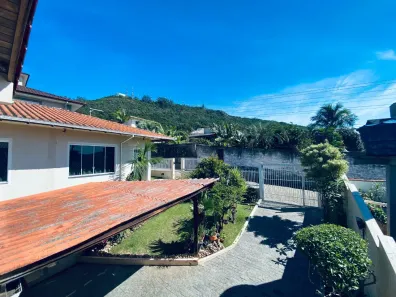 Casa com 4 Quartos à venda, 218m² no Trindade, Florianópolis