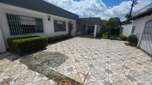 Casa com 3 Quartos à venda, 339m² no Aleixo, Manaus