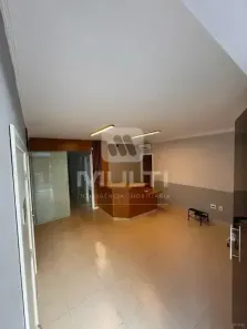 Casa com 1 Quarto para alugar, 212m² no Presidente Roosevelt, Uberlândia