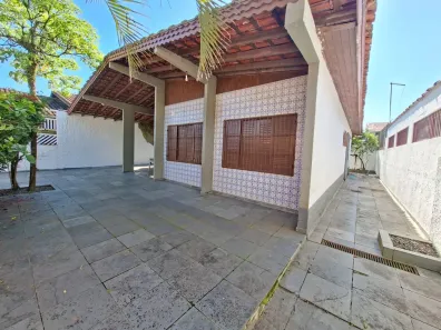 Casa com 3 Quartos para alugar, 200m² no Caiçara, Praia Grande