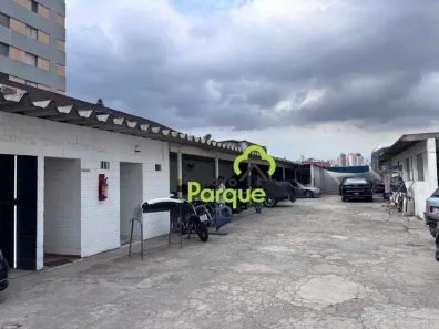 Imóvel Comercial com 8 Quartos para alugar, 700m² no Vila Monumento, São Paulo