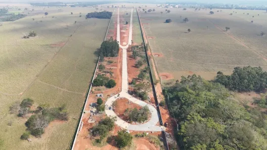 Lote/Terreno à venda, 300m² no Complexo de Condomínio, Marilena