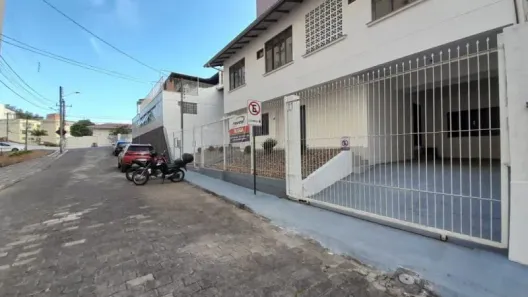com 5 Quartos para alugar, 323m² no Ponta Aguda, Blumenau