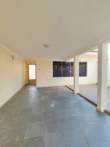 Imóvel Comercial com 2 Quartos para alugar, 130m² no Vila Altinópolis, Bauru