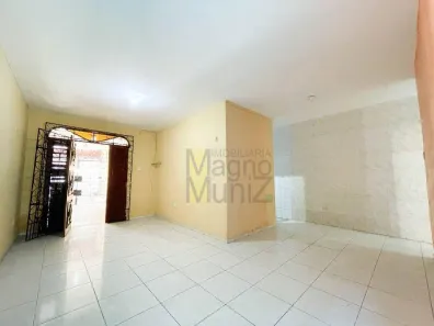 Casa com 3 Quartos à venda, 198m² no Vila União, Fortaleza