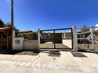 Casa com 2 Quartos para alugar, 74m² no Tramandaí, Tramandaí