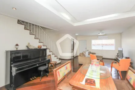Casa com 6 Quartos à venda, 240m² no Vila Monumento, São Paulo