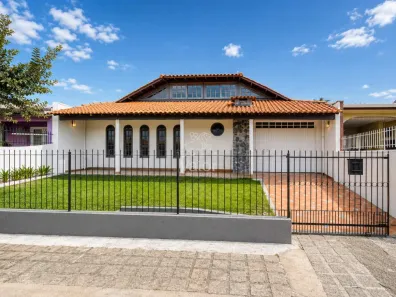 Casa com 5 Quartos à venda, 200m² no Cajuru, Curitiba