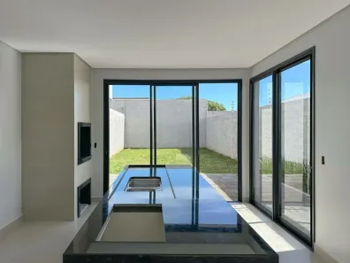 Sobrado com 3 Quartos à venda, 140m² no Santa Cruz, Cascavel