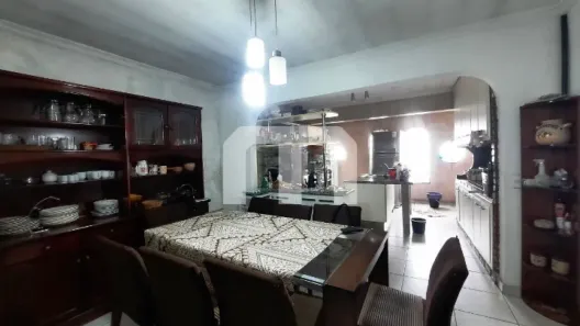 Casa com 3 Quartos para alugar, 200m² no Jardim Guairaca, São Paulo